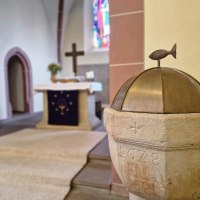 Ev. Martinskirche in Wolfsheim, Taufbecken
