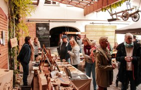 Herbstmarkt auf dem Weedenplatz 3 &copy; Weingut Beyer-B&auml;hr