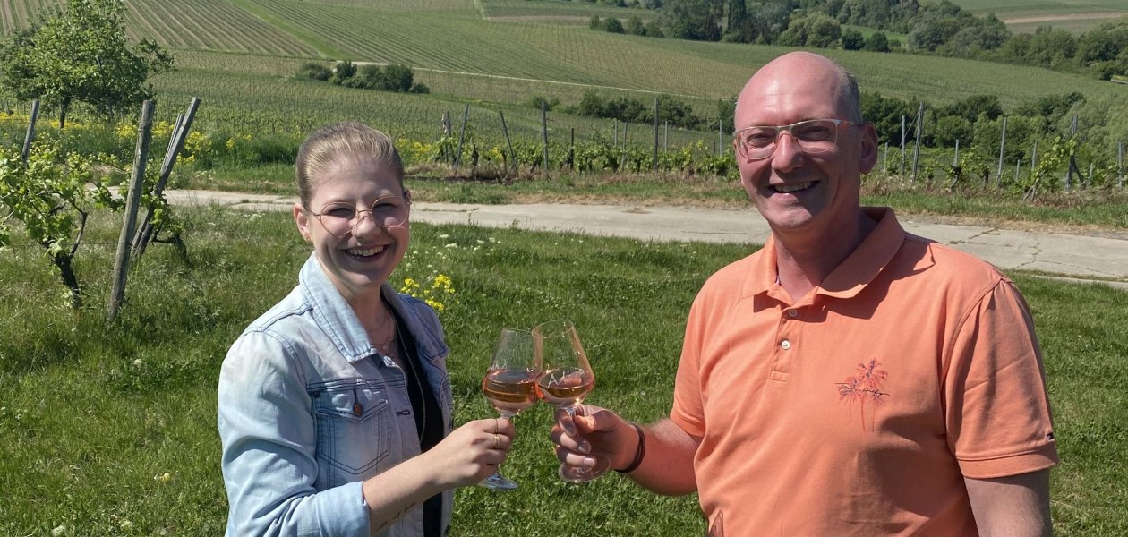 &copy; Weingut Adam