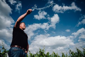 Weingut Heck_Weinglas &copy; Weingut Heck