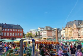 Mainzer Wochenmarkt am Dom &copy; Katja Zentel