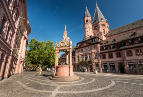 Blick auf den Mainzer Dom vom Domplatz © Dominik Ketz