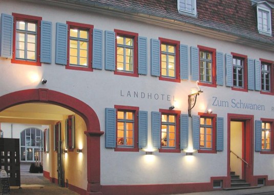 Hotelansicht von aussen &copy; Landhotel Zum Schwanen