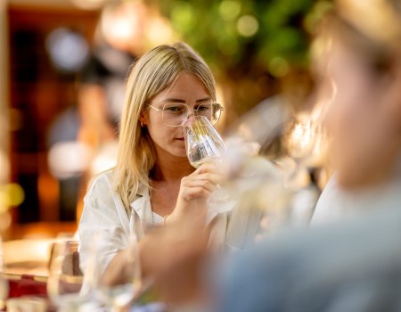 Weingenuss im Weingut Wohlgemuth-Schn&uuml;rr, &copy; CC-BY Torsten Silz