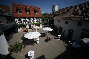 Weingutshof, &copy; Gerd Braun