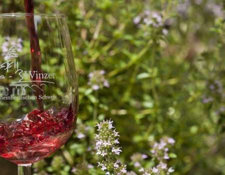 Glas met WDRS-logo