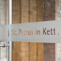 Kath. Pfarrkirche St. Petrus in Ketten Eingang