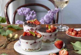 Rheinhessen Erdbeer Dessert &copy; Svenja Mattner-Shahi - Klara und Ida