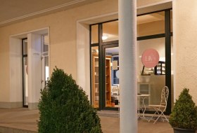 Lillys Caf&eacute; &copy; Lillys Cafe