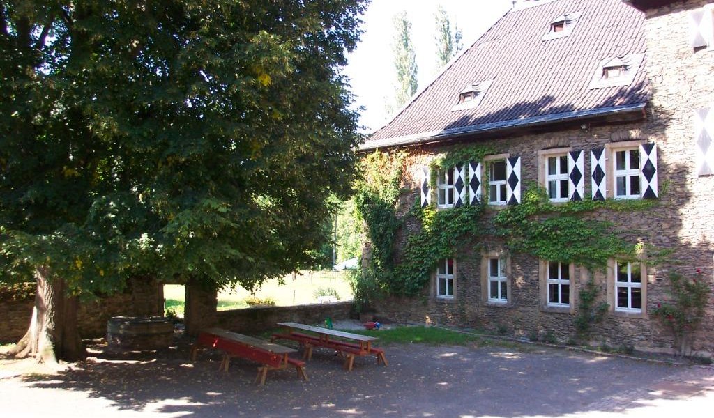 Prinz zu Salm-Dalberg'sches_Schlosshof Sommer, &copy; Prinz zu Salm-Dalberg'sches