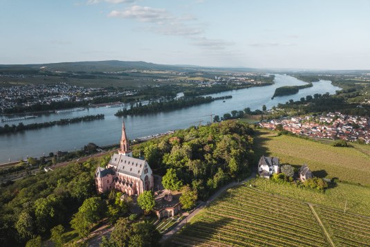 View from Rochusberg over the Rhine and its floodplains, &copy; CC BY 4.0 MOCANOX GbR