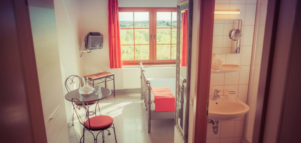 pension-met-8-tweepersoonskamers, &copy; Weingut Hagemann