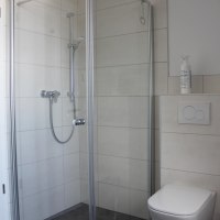 Dusche und WC