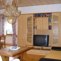 Wohnzimmer mit TV &copy; Hartmann