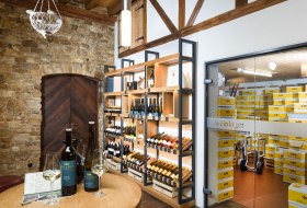 Weingut Doll&Göth Vinothek © Carsten Costard