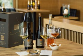 Weingut Jung Vinothek &copy; Carsten Costard