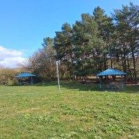 Wiese mit Grillpl&auml;tzen &copy; Gesundheit und Tourismus