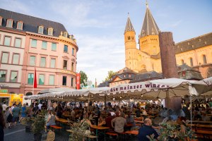 Weindorf auf dem Marktplatz, &copy; Sven Hasselbach