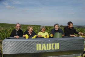 Weingut Wagner_Erntehelfer &copy; Weingut Wagner