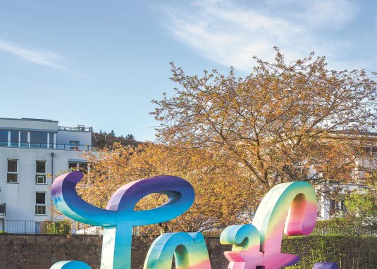 Love - Skulptur am Kulturufer &copy; Skulpturen Bingen Foto; David von Becker