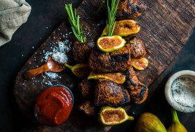 Fleischspie&szlig;e vom Grill &copy; Foodistas