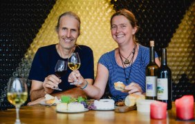 Wein- und K&auml;seabend Weingut Geheimrat Schnell 2 &copy; Johann Schnell