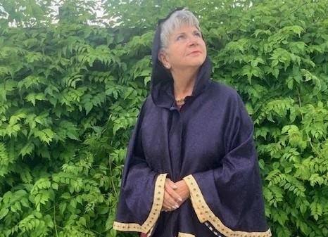 Kost&uuml;mf&uuml;hrung Hildegard &copy; Helga Lerch
