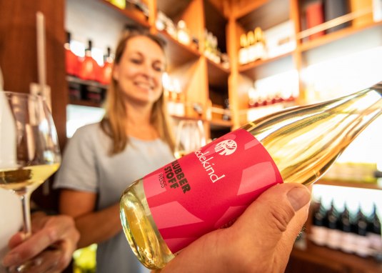 Vinothek Weingut Wedekind &copy; Dominik Ketz