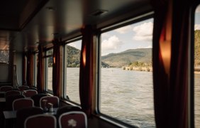 Ausblick aus dem Schiffsinneren &copy; &copy;KD_MS_Loreley_Pfalz