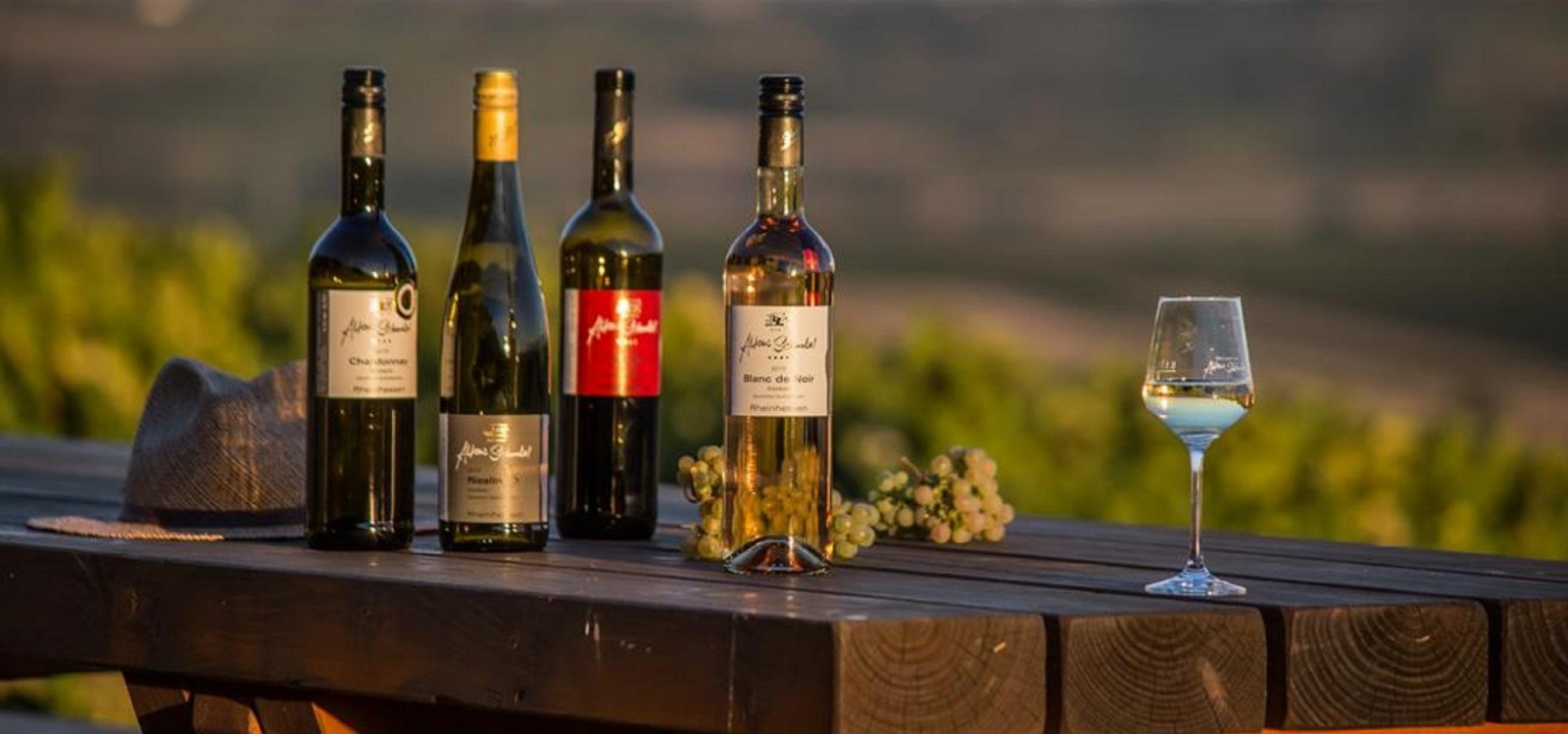 Weinflaschen, © Winzerhof Schnabel