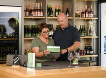 schlossgartenhof-vinothek-britta-und-meik-doerrschucki