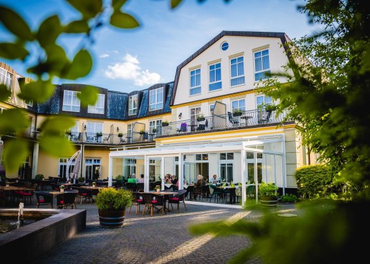 Wein- und Parkhotel_Nierstein_Kommunionsbuffet &copy; Clemens Hess Fotografie