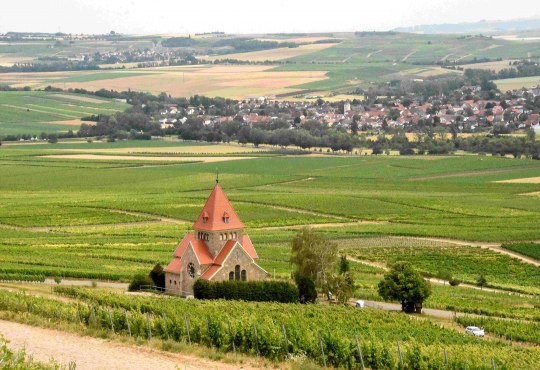 Around the Wi&szlig;berg View of the Chapel of the Cross, &copy; &copy; Tanja Espenschied