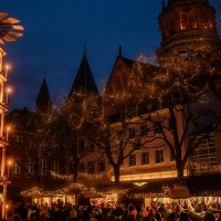 Pyramide im Schatten des Doms © mainzplus CITYMARKETING GmbH