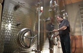 Am Tank &copy; Weingut Ziegler