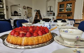 Erdbeerkuchen &copy; Arnold M&uuml;ller