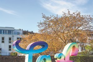 Love - Skulptur am Kulturufer, &copy; Skulpturen Bingen Foto; David von Becker