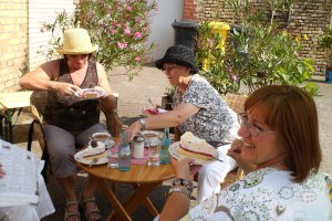 Genie&szlig;en im Hof