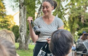 Yoga und Wein -bewegung trifft Genuss
