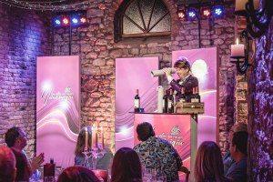 251002_WK_Toedlicher_Tropfen, © Kelly Entertainmet