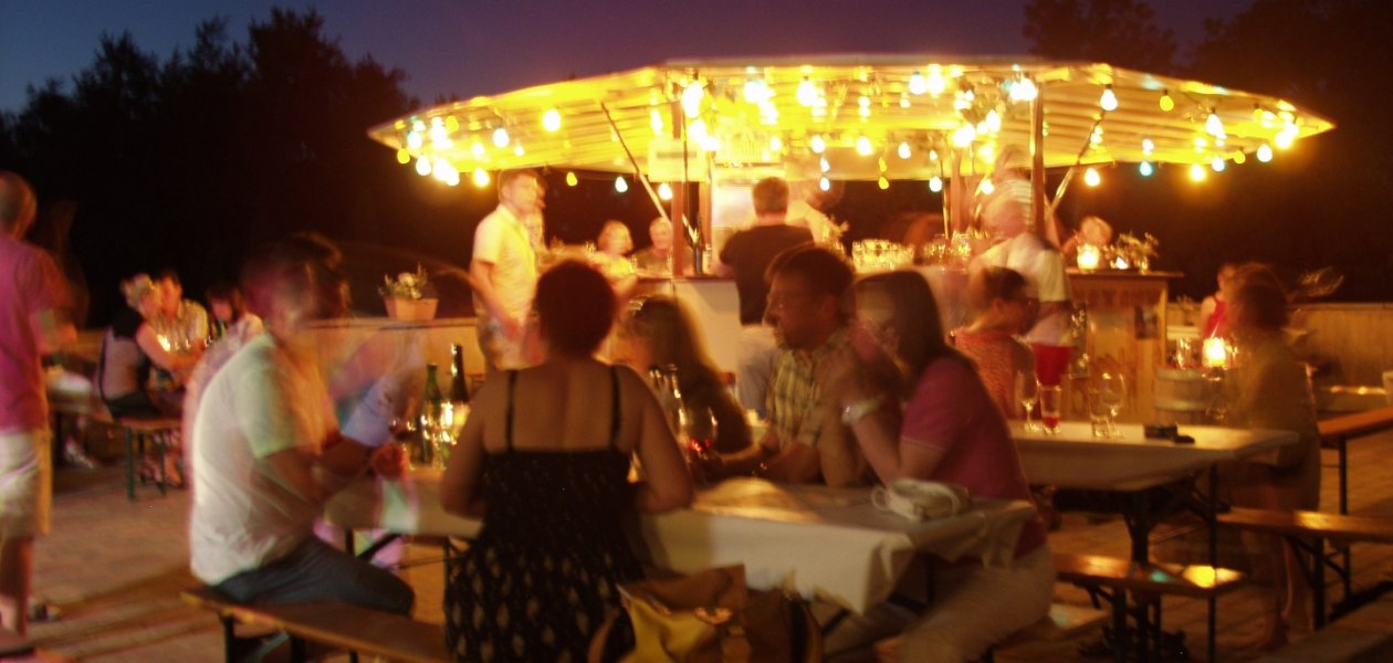 Bruehler-hof-sommerfeeling-on-the-wine-terrace-1, &copy; Weingut Br&uuml;hler Hof