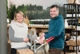 Weinzuhause Vinothek Stefanie Wild &amp; Tobias Becker &copy; Carsten Costard