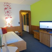 Einzelzimmer mit Balkon &copy; Schmitz