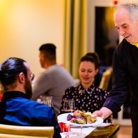 Abendessen im Restaurant Wein- & Parkhotel &copy; Wein- & Parkhotel Nierstein