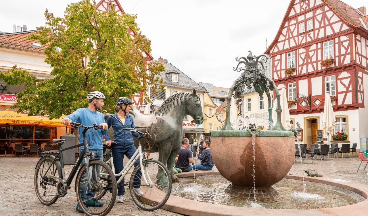 Ankunft am Alzeyer Rossmarkt, &copy; Dominik Ketz