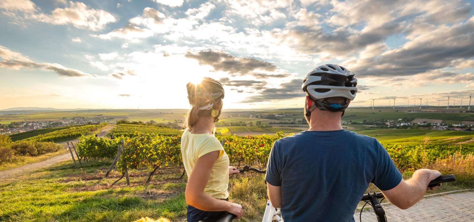 Radfahrer auf dem Petersberg in Rheinhessen, &copy; Dominik Ketz