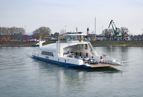 Rheinfähre "Helene"