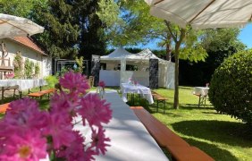 Blick in den Garten &copy; Weingut M&uuml;ller-Dr. Becker