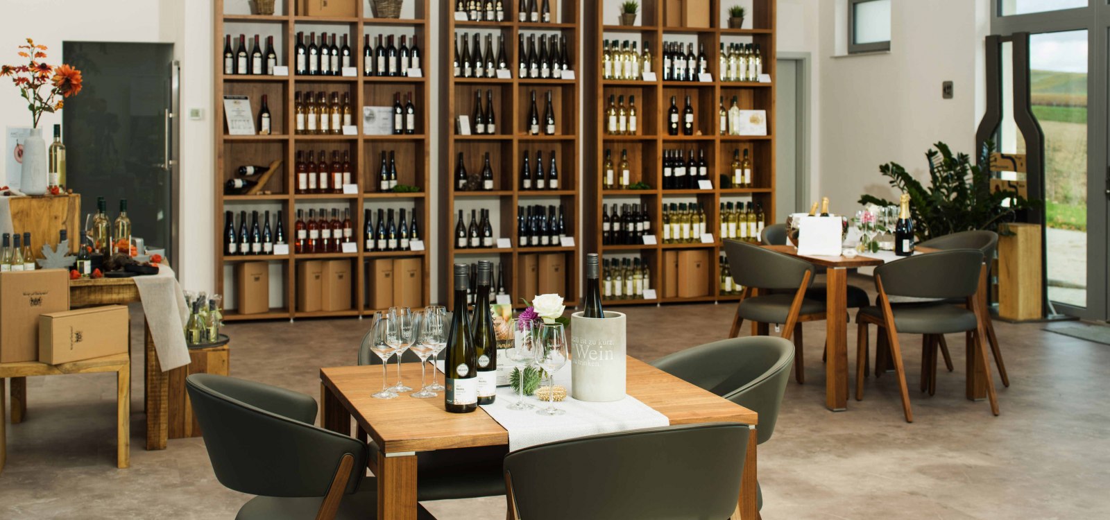 Vinothek im Weingut Paulinenhof, &copy; Carsten Costard