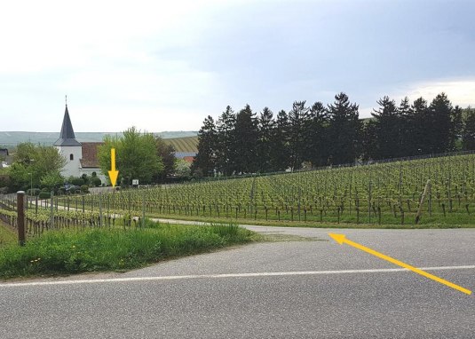 Anfahrt: Abzweig zum Wanderparkplatz Lonsheim &copy; Bernhard Zech
